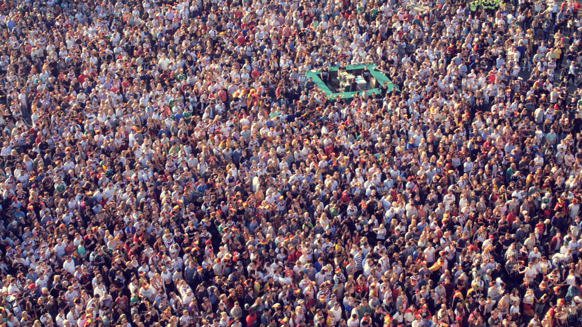 Große Menschenmenge bei einem EM 2016 Public Viewing